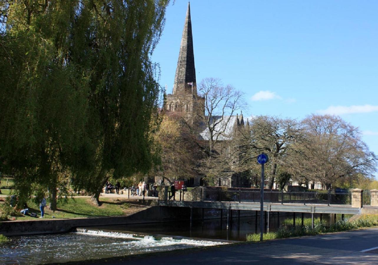 Apartment 1 Exquisite Two King Bedroom With En Suites - Close To The Town Centre, Rail, Airport And Theatre Darlington  Extérieur photo