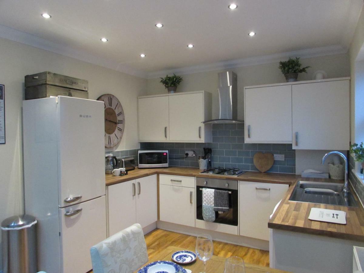 Apartment 1 Exquisite Two King Bedroom With En Suites - Close To The Town Centre, Rail, Airport And Theatre Darlington  Extérieur photo