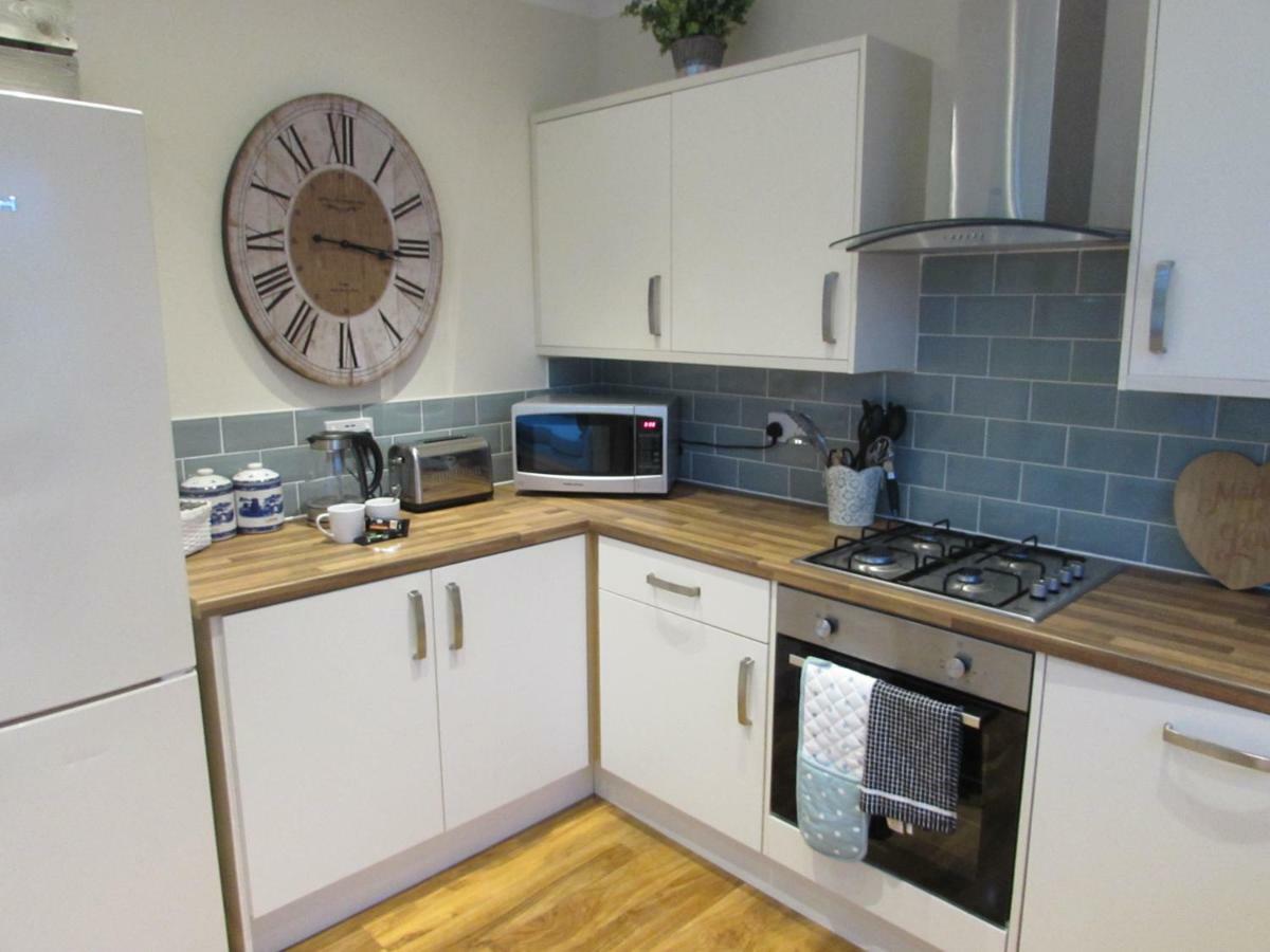 Apartment 1 Exquisite Two King Bedroom With En Suites - Close To The Town Centre, Rail, Airport And Theatre Darlington  Extérieur photo